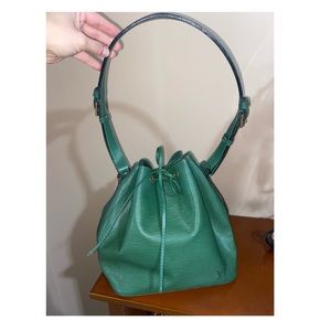 🍀 Vintage Louis Vuitton Epi Leather Noe 🍀